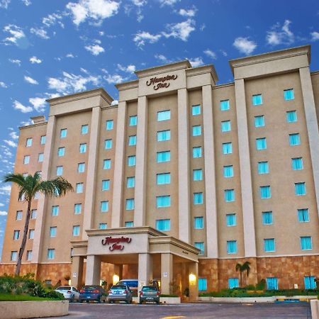 Hampton Inn Tampico Airport Экстерьер фото