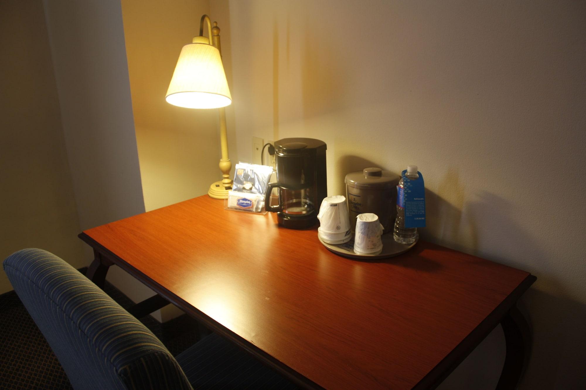 Hampton Inn Tampico Airport Экстерьер фото