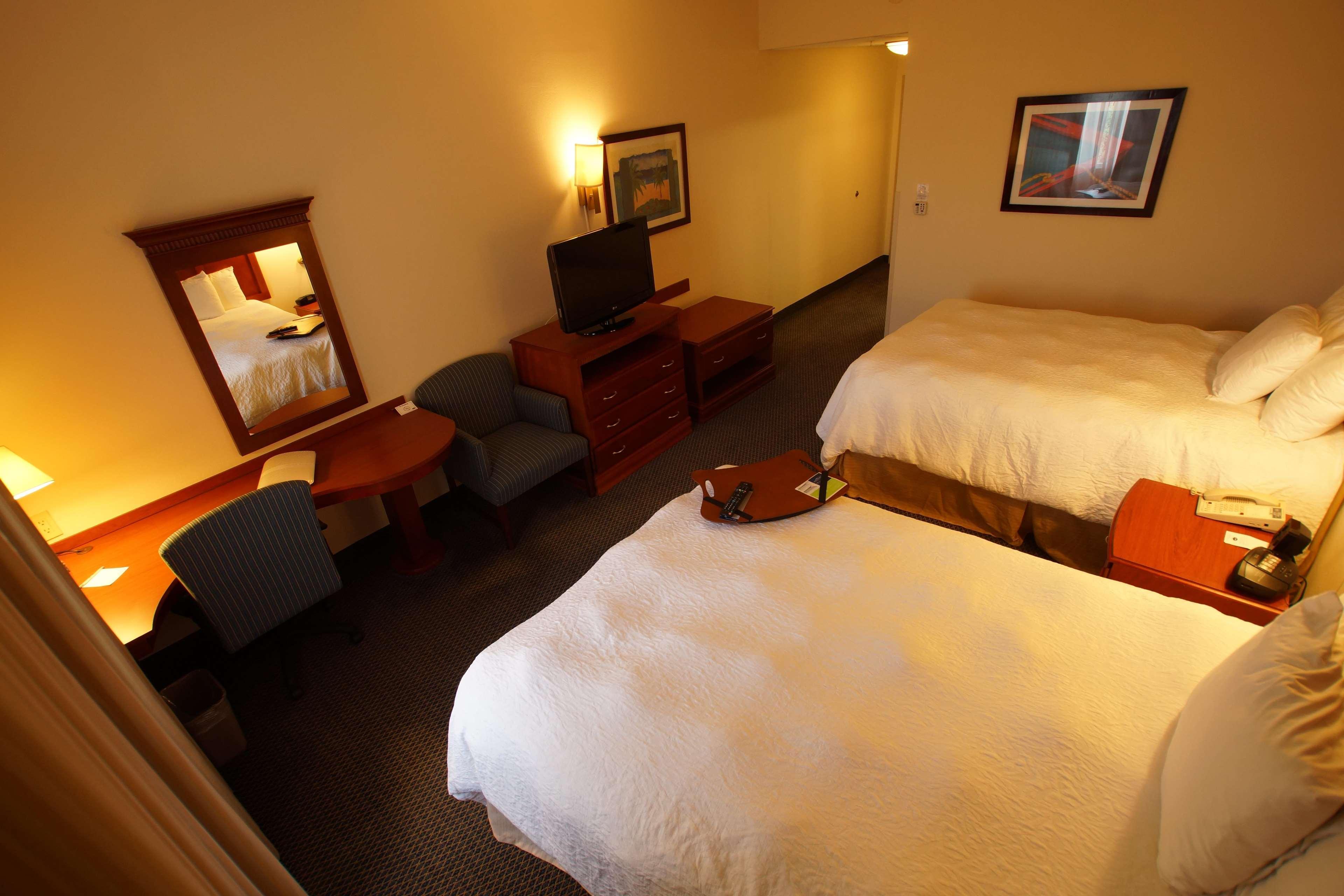 Hampton Inn Tampico Airport Экстерьер фото