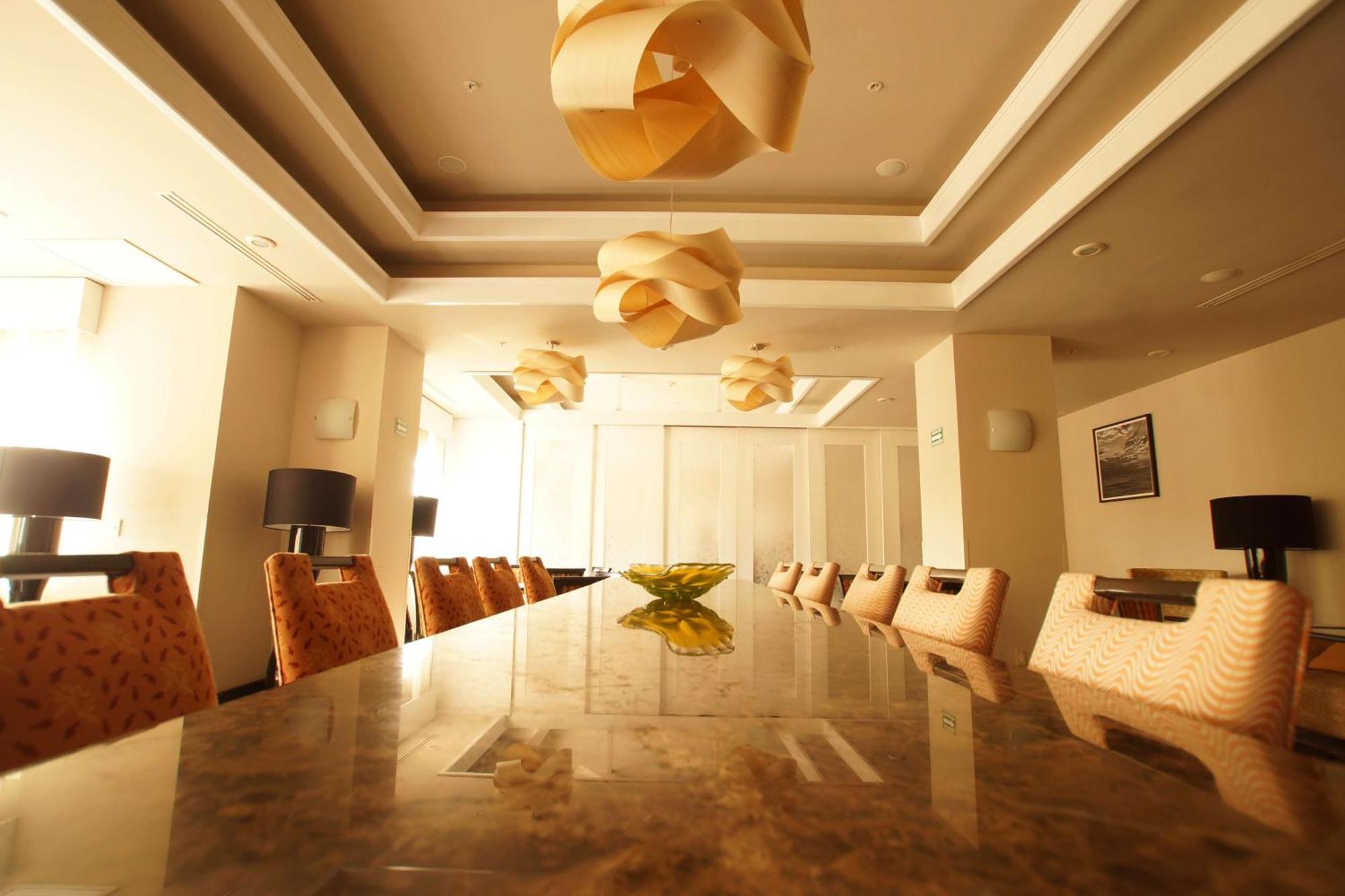 Hampton Inn Tampico Airport Экстерьер фото