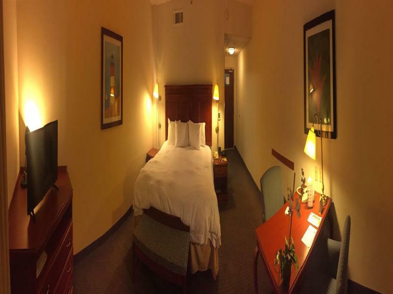 Hampton Inn Tampico Airport Экстерьер фото